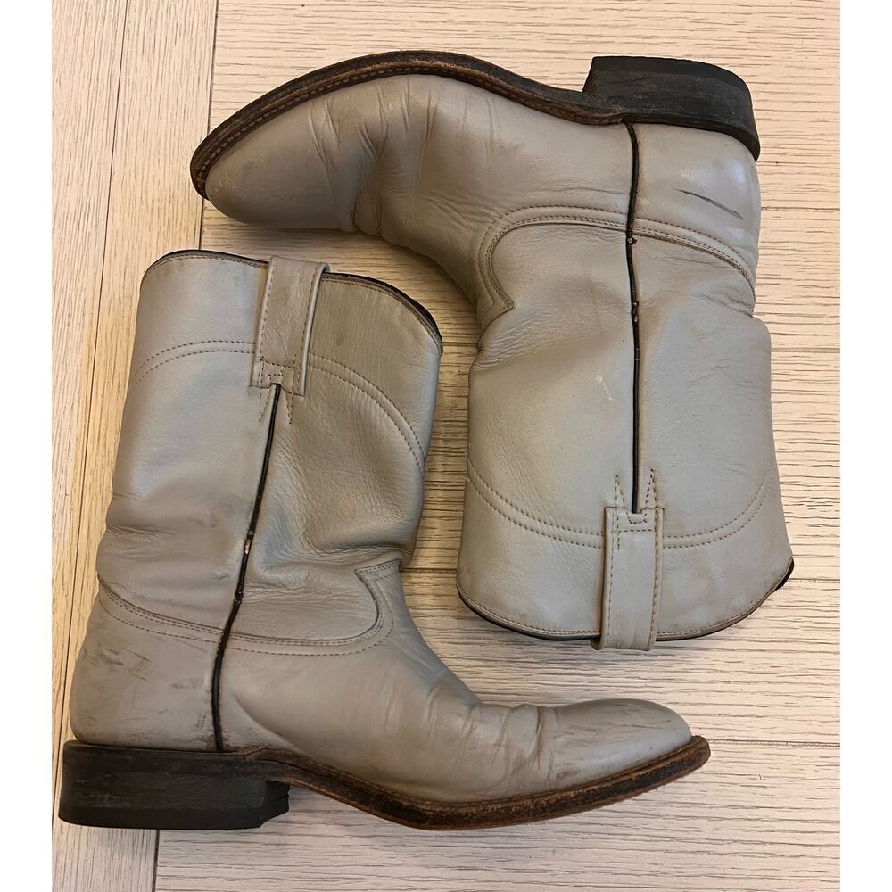 Ladies leather‎ tan roper style Mexican boots. Size 8